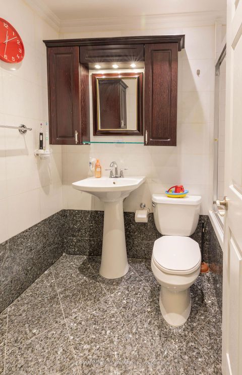 Photo 15 at 913 - 555 Yonge Street, Yonge Corridor, Toronto