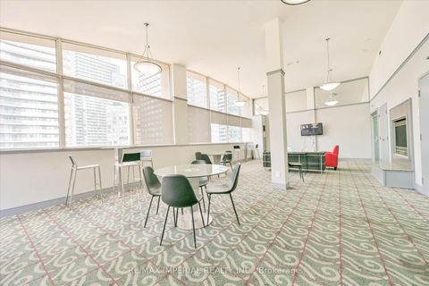 Photo 22 at 913 - 555 Yonge Street, Yonge Corridor, Toronto