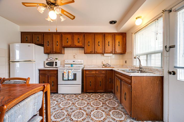 Photo 4 at 73 Talent Crescent, Humbermede, Toronto