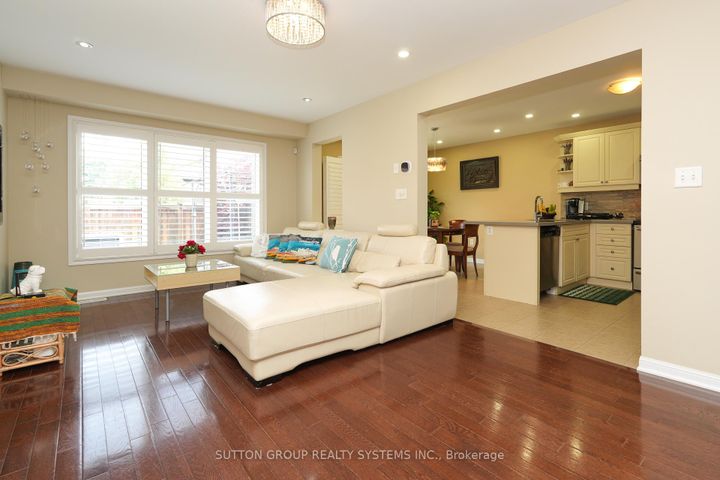 Photo 7 at 35 Bleasdale Avenue, Northwest Brampton, Brampton