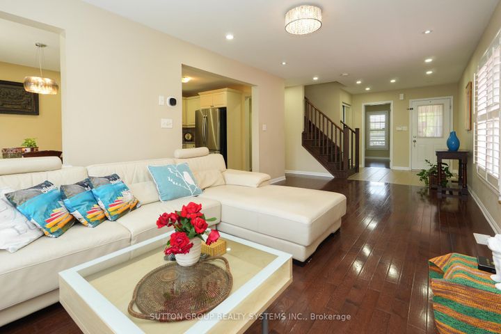 Photo 9 at 35 Bleasdale Avenue, Northwest Brampton, Brampton