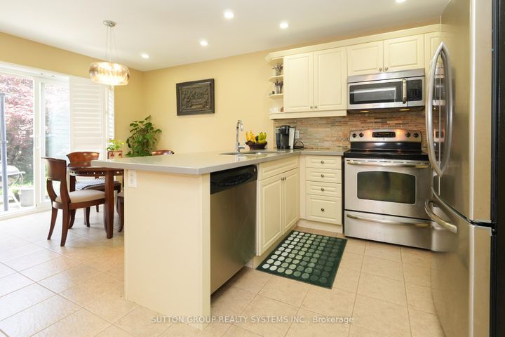 Photo 10 at 35 Bleasdale Avenue, Northwest Brampton, Brampton