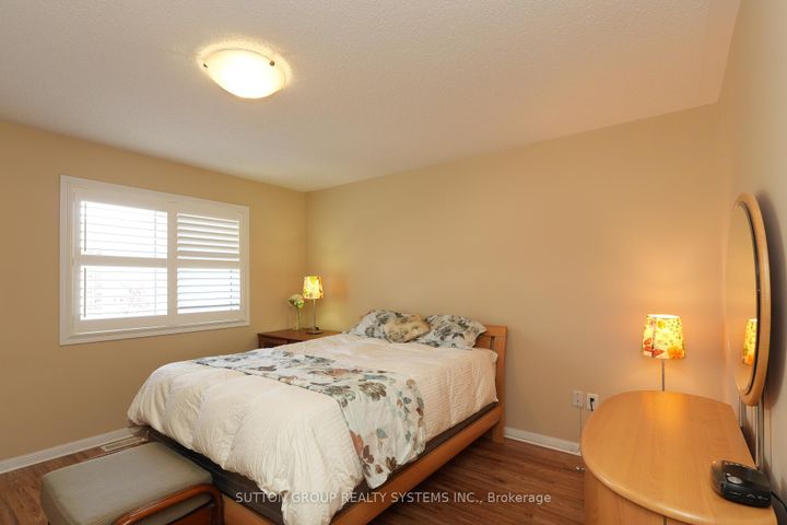 Photo 20 at 35 Bleasdale Avenue, Northwest Brampton, Brampton