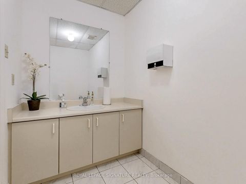 Photo 24 at 21L - 951 Wilson Avenue, CFB, Toronto