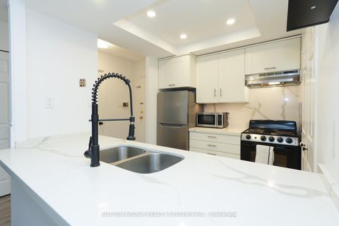 Photo 3 at 512 - 285 Enfield Place, City Centre, Mississauga