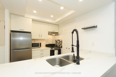 Photo 5 at 512 - 285 Enfield Place, City Centre, Mississauga