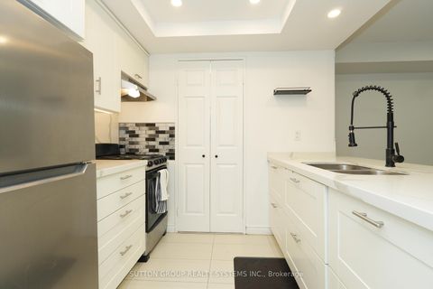 Photo 6 at 512 - 285 Enfield Place, City Centre, Mississauga