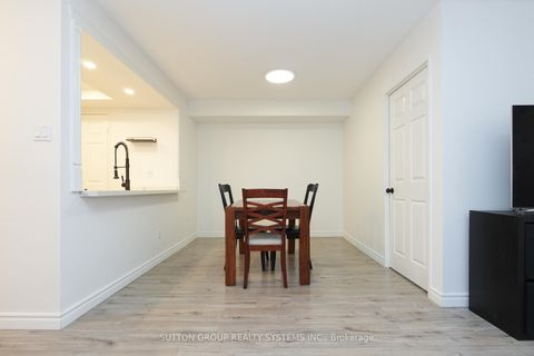 Photo 7 at 512 - 285 Enfield Place, City Centre, Mississauga