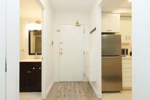 Photo 19 at 512 - 285 Enfield Place, City Centre, Mississauga