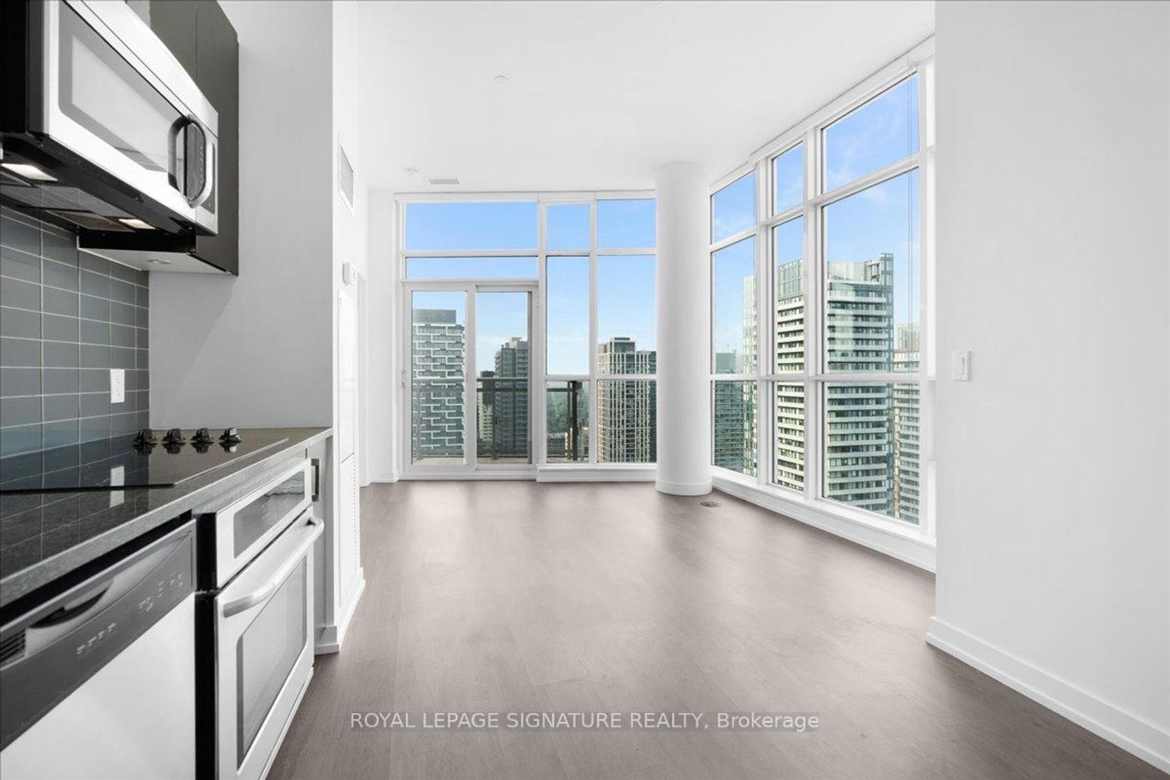 3314 - 98 Lillian Street, Mount Pleasant West, Toronto by Loree Meneguzzi Real Estate 3314 - 98 Lillian Street, Mount Pleasant West, Toronto