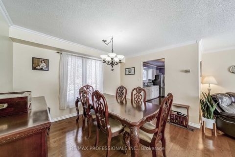 Photo 9 at 2 Agnes Street, Wellington, Barrie