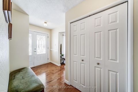 Photo 15 at 2 Agnes Street, Wellington, Barrie