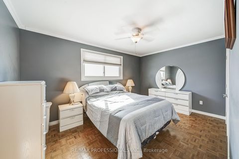 Photo 18 at 2 Agnes Street, Wellington, Barrie