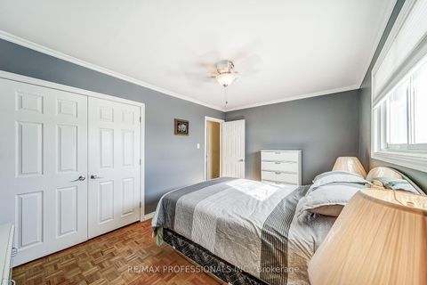 Photo 19 at 2 Agnes Street, Wellington, Barrie