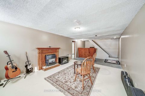 Photo 28 at 2 Agnes Street, Wellington, Barrie