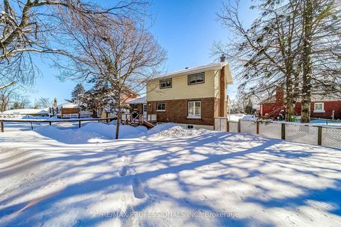 Photo 38 at 2 Agnes Street, Wellington, Barrie