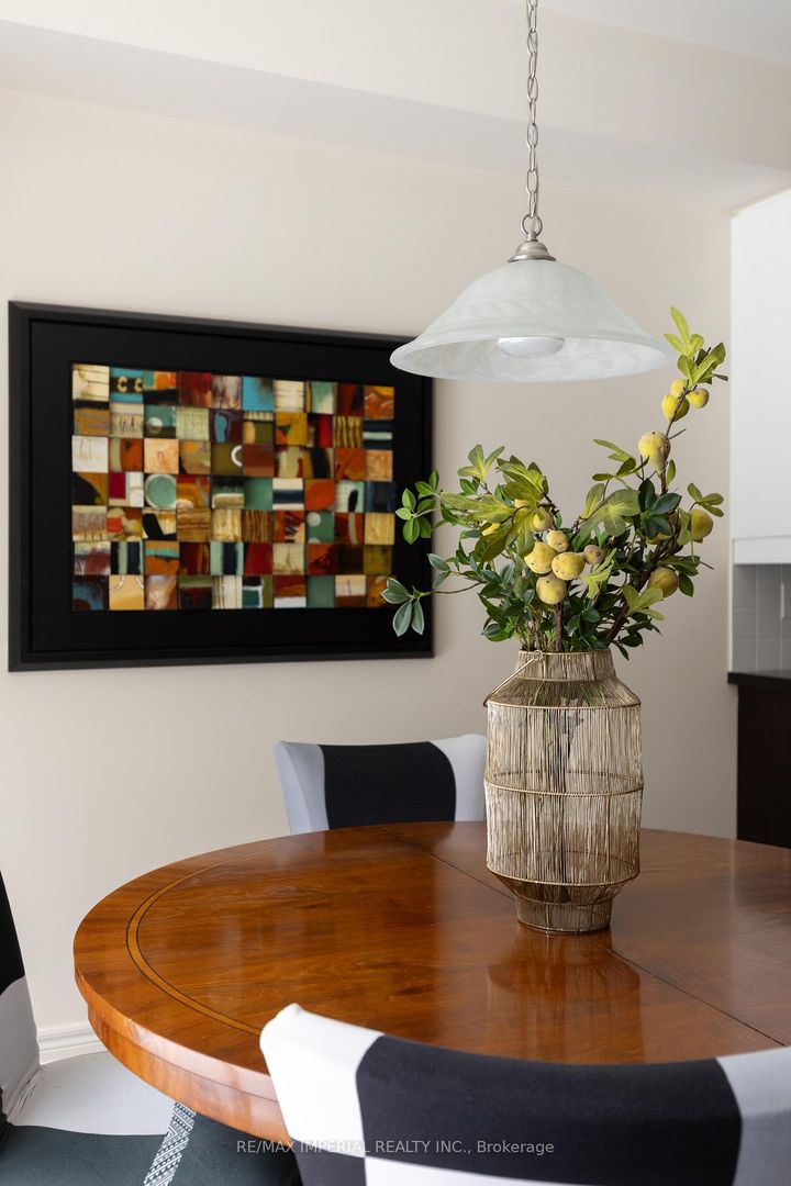 Photo 13 at 16 Carriage House Court, Jefferson, Richmond Hill