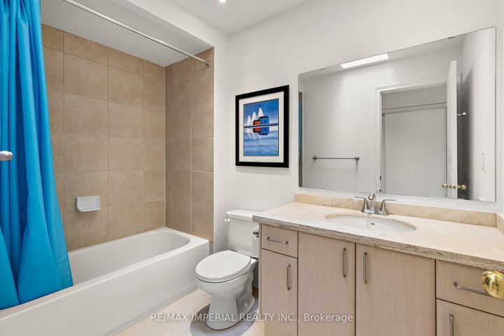 Photo 23 at 16 Carriage House Court, Jefferson, Richmond Hill