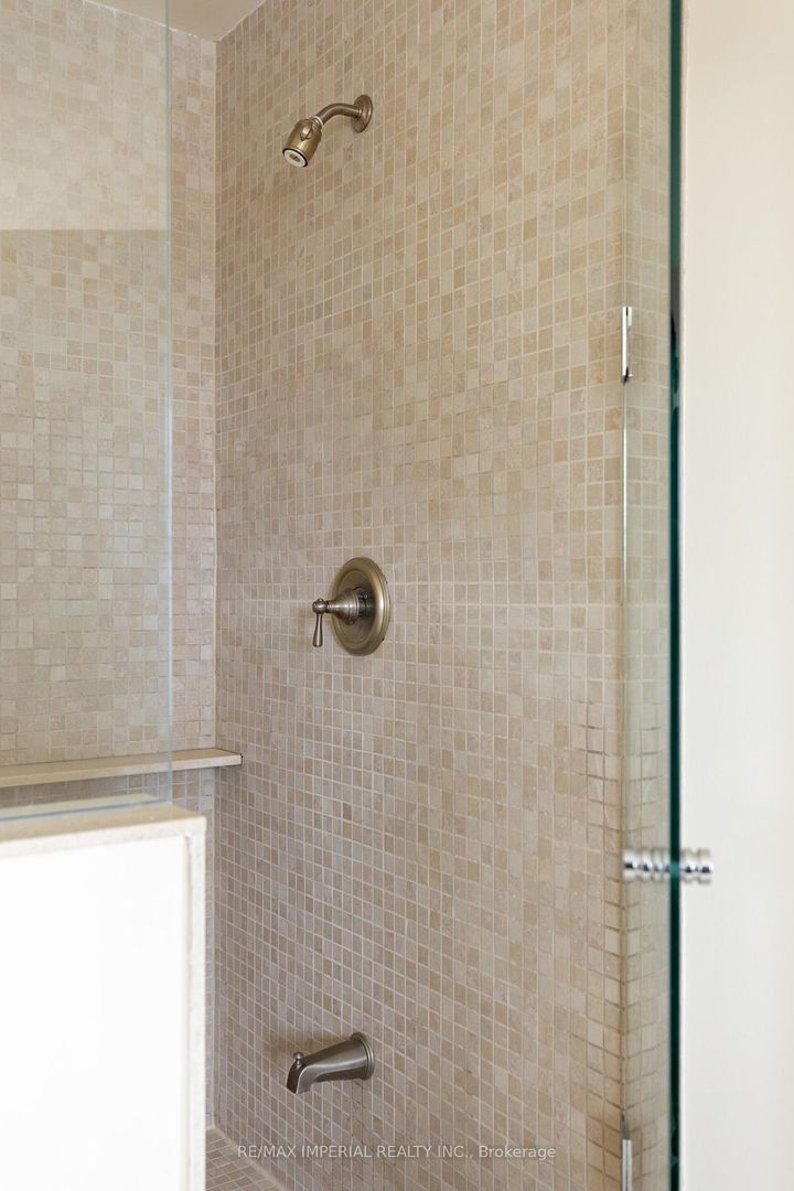 Photo 30 at 16 Carriage House Court, Jefferson, Richmond Hill