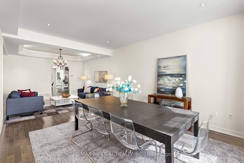 Photo 3 at 16 Carriage House Court, Jefferson, Richmond Hill