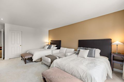 Photo 25 at 16 Carriage House Court, Jefferson, Richmond Hill