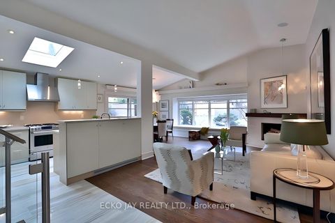 Photo 2 at 61 Lacewood Crescent, Donalda, Toronto