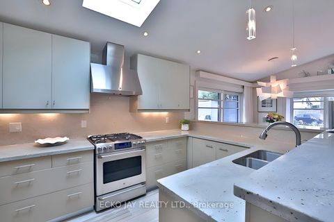 Photo 7 at 61 Lacewood Crescent, Donalda, Toronto