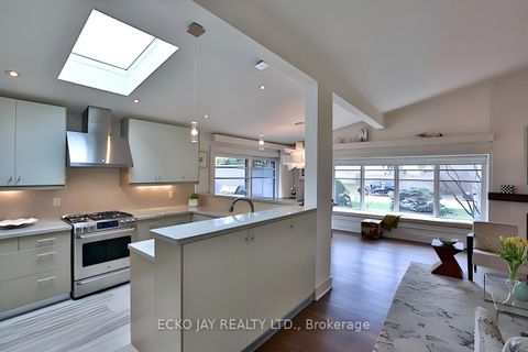 Photo 8 at 61 Lacewood Crescent, Donalda, Toronto