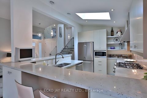 Photo 9 at 61 Lacewood Crescent, Donalda, Toronto