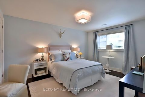 Photo 16 at 61 Lacewood Crescent, Donalda, Toronto