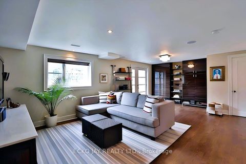 Photo 18 at 61 Lacewood Crescent, Donalda, Toronto