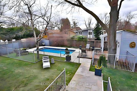 Photo 22 at 61 Lacewood Crescent, Donalda, Toronto