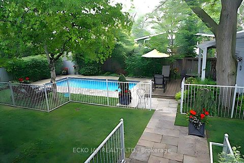 Photo 23 at 61 Lacewood Crescent, Donalda, Toronto