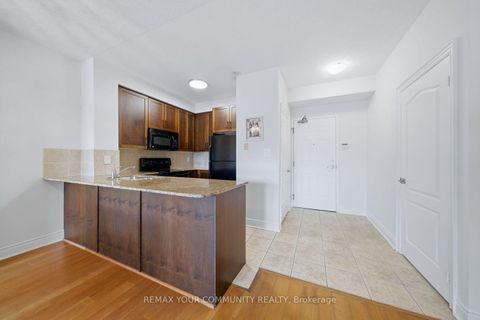 Photo 9 at 409 - 160 Woodbridge Avenue, West Woodbridge, Vaughan