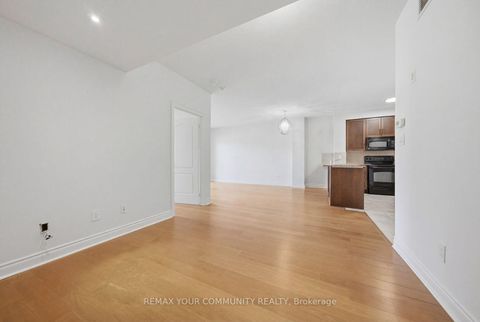 Photo 23 at 409 - 160 Woodbridge Avenue, West Woodbridge, Vaughan