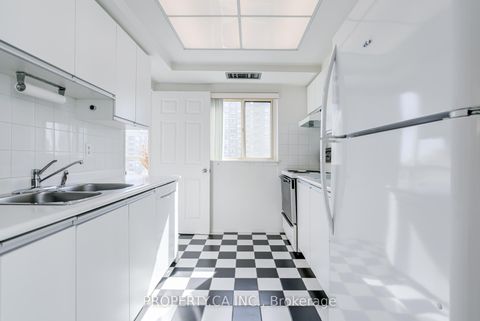 Photo 11 at 1401 - 7 Bishop Avenue, Newtonbrook East, Toronto