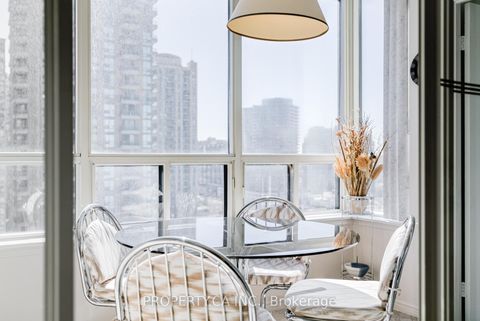 Photo 15 at 1401 - 7 Bishop Avenue, Newtonbrook East, Toronto