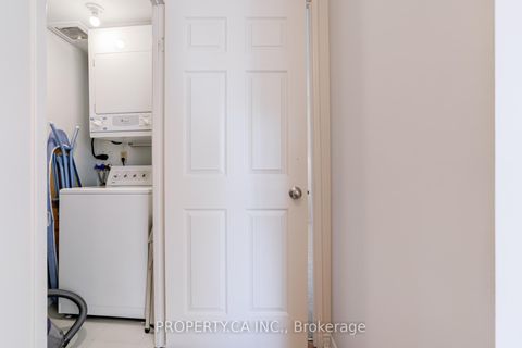 Photo 26 at 1401 - 7 Bishop Avenue, Newtonbrook East, Toronto