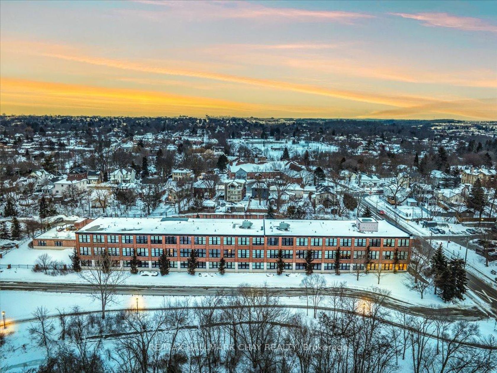 106 - 543 Timothy Street, Central Newmarket, Newmarket photo number 2