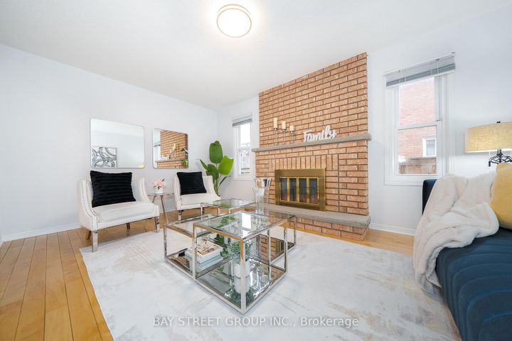 Photo 15 at 80 Summitcrest Drive, Devonsleigh, Richmond Hill