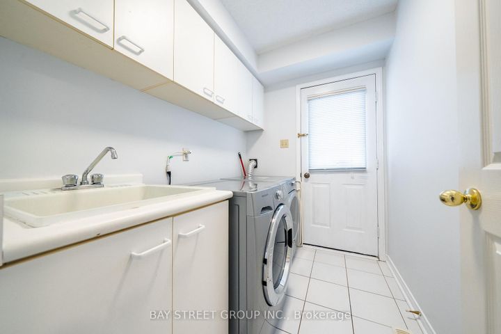 Photo 22 at 80 Summitcrest Drive, Devonsleigh, Richmond Hill