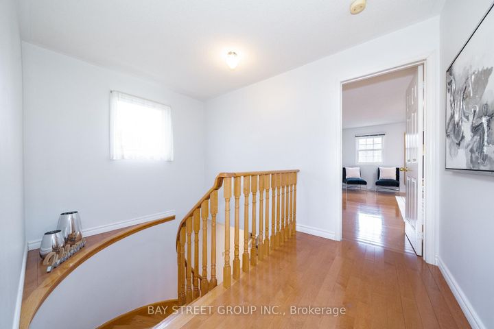 Photo 24 at 80 Summitcrest Drive, Devonsleigh, Richmond Hill