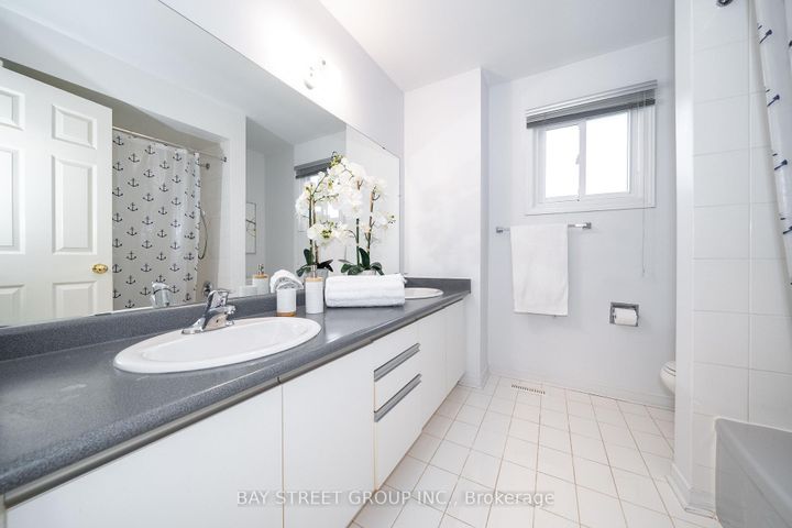 Photo 33 at 80 Summitcrest Drive, Devonsleigh, Richmond Hill