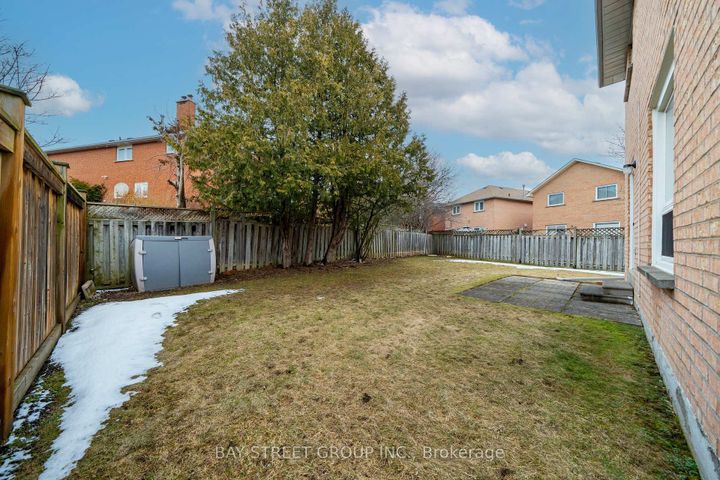 Photo 36 at 80 Summitcrest Drive, Devonsleigh, Richmond Hill