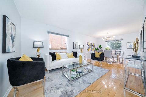 Photo 7 at 80 Summitcrest Drive, Devonsleigh, Richmond Hill