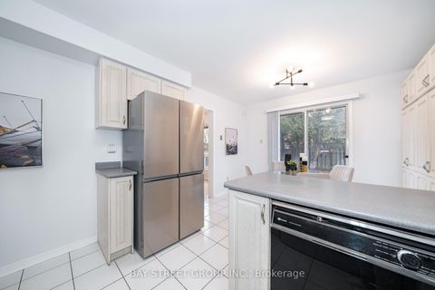 Photo 21 at 80 Summitcrest Drive, Devonsleigh, Richmond Hill