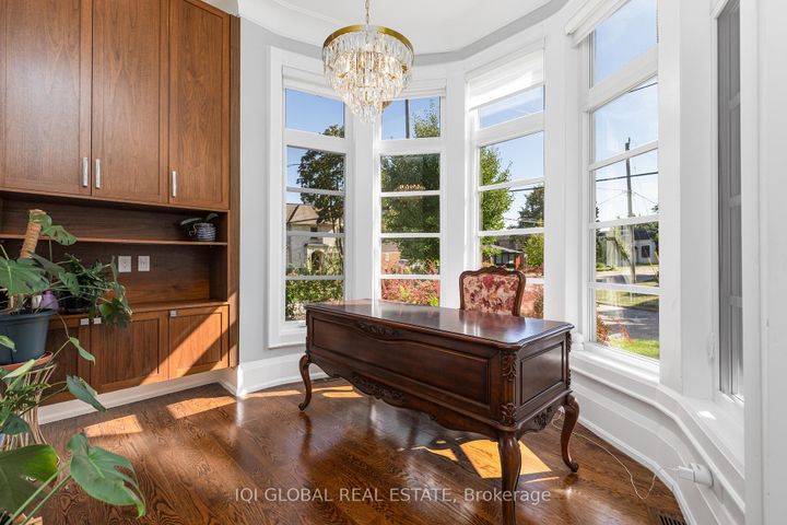 Photo 4 at 29 Alderdale Court, Don Mills, Toronto