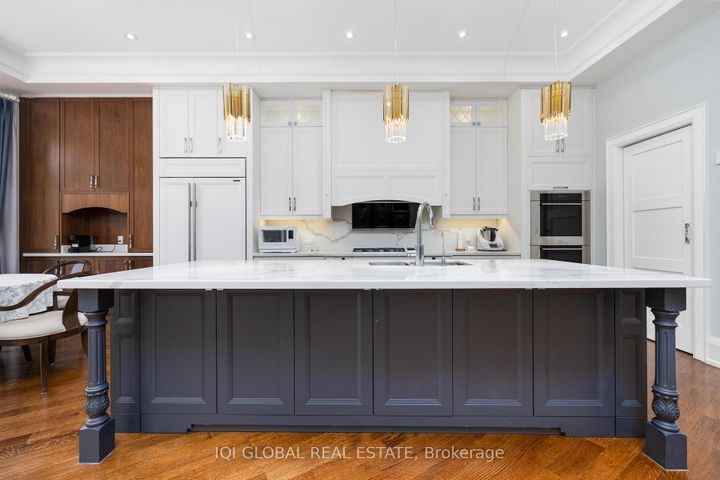 Photo 11 at 29 Alderdale Court, Don Mills, Toronto