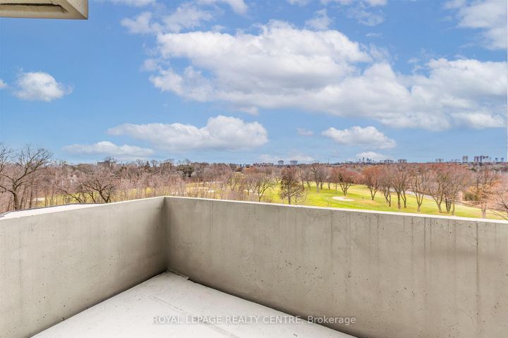 Photo 13 at B4 - 296 Mill Road, Markland Wood, Toronto