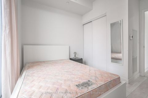 Photo 13 at 2002 - 8 Eglinton Avenue E, Mount Pleasant West, Toronto